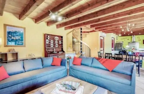 Thegra House | ZEcamping 4 étoiles piscine couverte piscine chauffée locatif TV LV clim