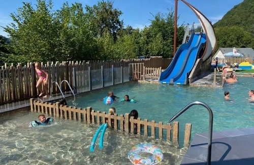 Vic-sur-Cere House | ZEcamping 4* familial piscine couverte pet friendly mobil-home 22m2