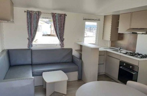 Monoblet House | ZEcamping 4* piscine chiens acceptés locatif clim 34m2 8 pers