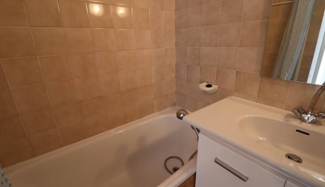 100m from resort center, 3rd floor, balcony, 22m², Tignes