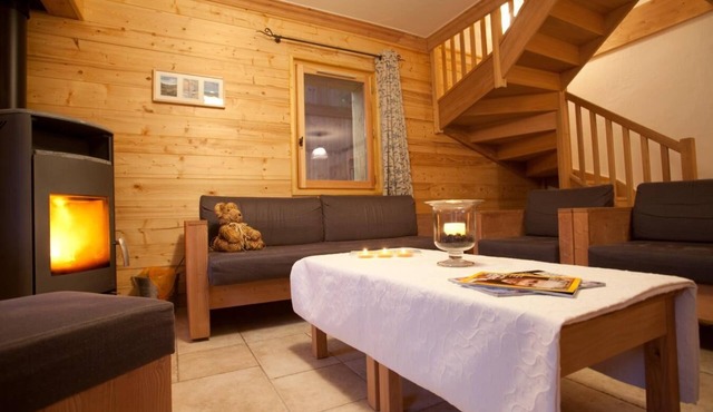 100m from shops, Ground floor, view valley, terrace, fireplace or stove, tv, ski locker, 101m²