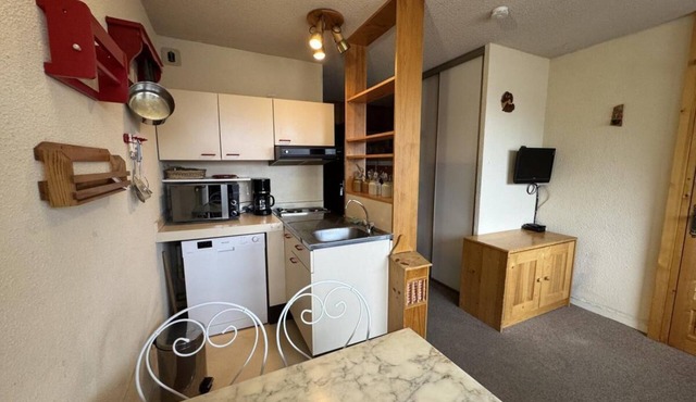 10m from resort center, 2nd floor, balcony, tv, 26m², Serre Chevalier