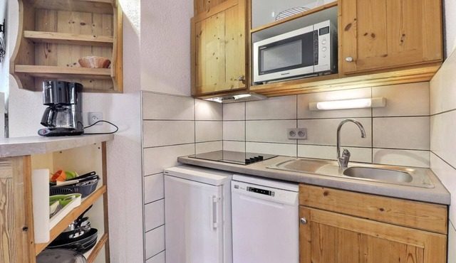 150m from resort center, 1st floor, balcony, ski locker, 41m², La Tania