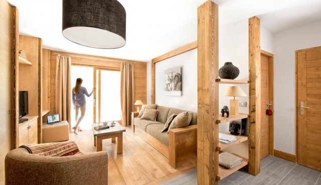 150m from resort center, fitness, swimming pool, sauna, hammam, balcony, tv, 80m², Tignes