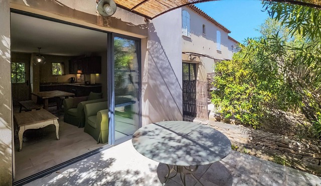 2 bedroom awesome home in Saint-Laurent-de-la-Ca