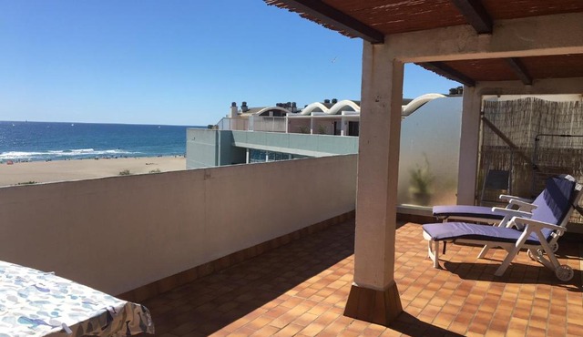 2 PIECES FRONT DE MER DERNIER ETAGE 40 m2