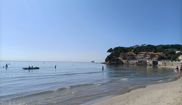 20 meters from a white-sand beach, exceptional view and location, air-conditioned