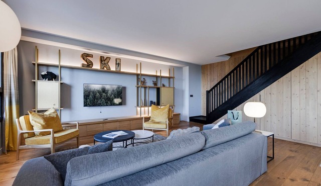 3-Bedroom Duplex with Spa & Parking - Arc 1800