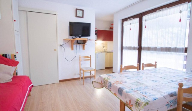 30m from resort center, 1st floor, balcony, parking, tv, ski locker, 35m², La Norma