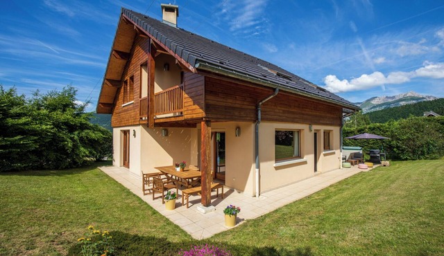 4-Star Les Roses du Vercors Inn