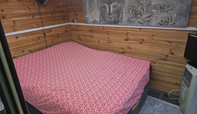 A cozy, quiet, and relaxing chalet