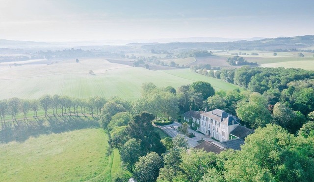 A peaceful family retreat surrounded by nature: 4-bedroom apartment