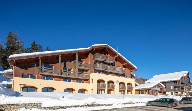 Alpine Retreat with Terrace for 4
