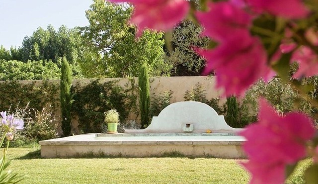 An authentic, comfortable 18th-century residence in the heart of Provence
