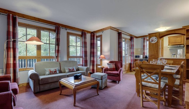 Apartment Arc 1950 Ski-In/Ski-Out with Pools and Jacuzzi