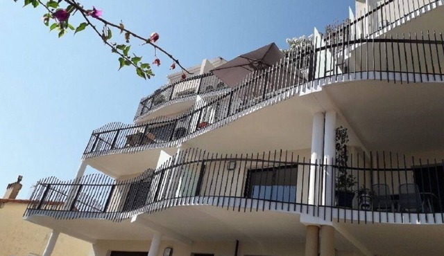 Apartment of 50 m2 for 2 people sea view and port air conditioning parking