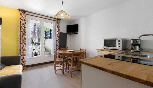 Apartment 'Venus' with Mountain View, Shared Pool and Private Terrace in Gresse-en-Vercors
