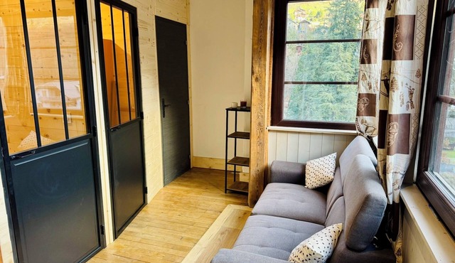 Apartment with two small bedrooms and a separate kitchen near the spa