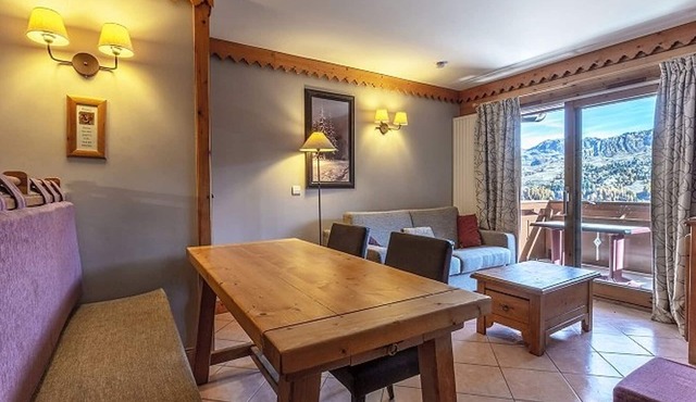 Apt 6 pers, pool, parking, Plagne Aime 2000