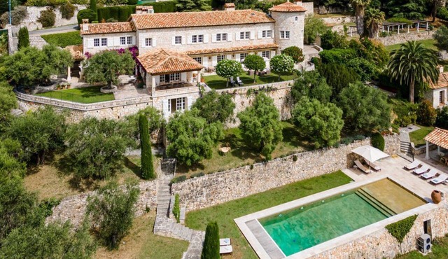 Bastide Blanche - Five Bedroom Villa, Sleeps 12 in Vence