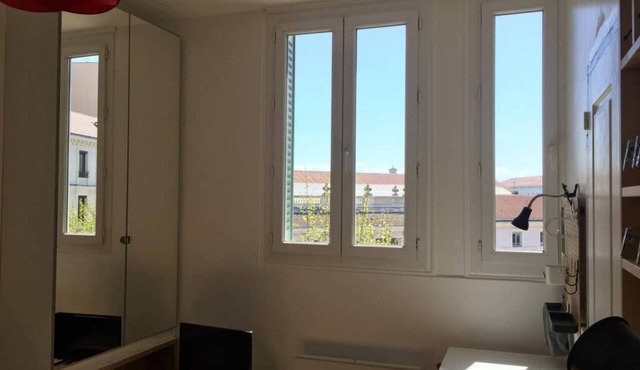 Beau Studio Avec Terrasse et Jardin Dans un Quartier Calme in Valence