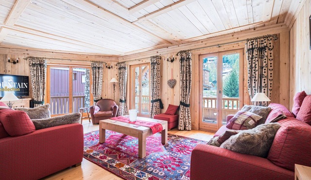 Beautiful 3-room apartment, near the center, with parking