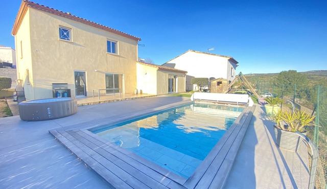 Belle Villa Moderne Avec Piscine Entre mer et Garrigue