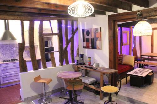 Break inn Normandy in Sainte-Opportune-du-Bosc