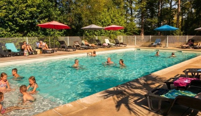 Camping 3 étoiles - Piscine - ccbga00