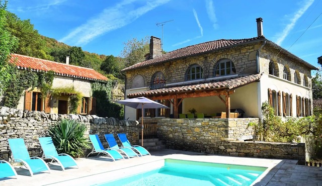 Campsite Les 3 Cantons* - Private domain La Tannerie - swimming pool for 11 people