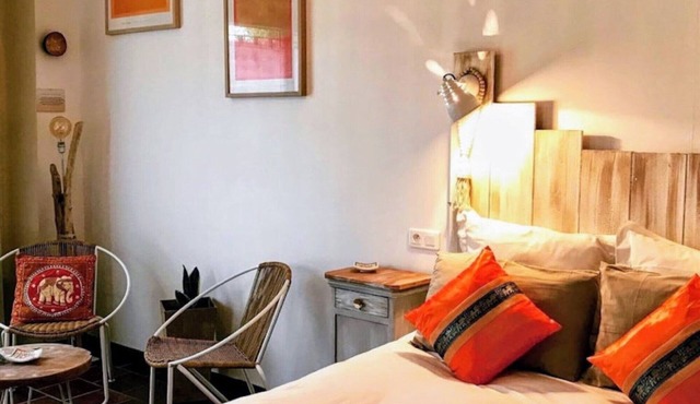 Cayenne Guest Room with Shared Garden, Wi-Fi, and Air Conditioning