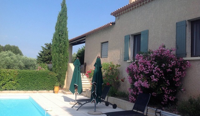 Charming quiet villa near Ventoux and Barroux, swimming pool, breathtaking view