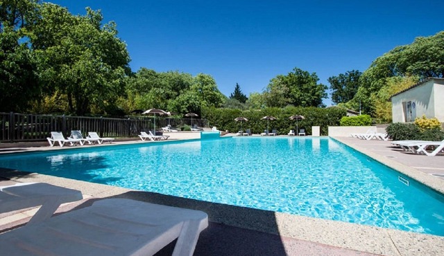 Chalet 3, la clé des champs with swimming pool, summer entertainment and beautiful view