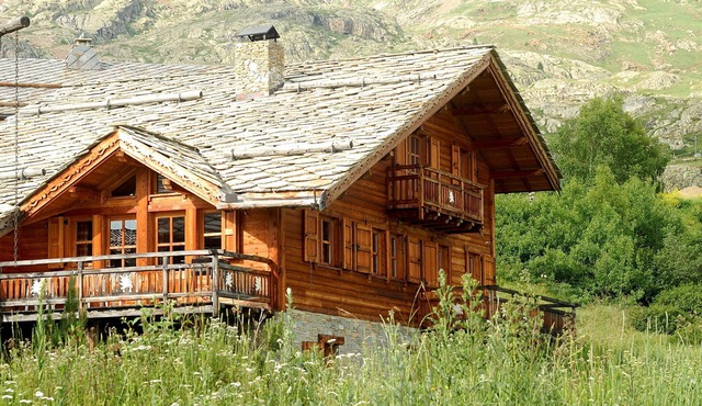 Chalet avec Sauna + Wi-Fi Gratuit, Retour aux skis