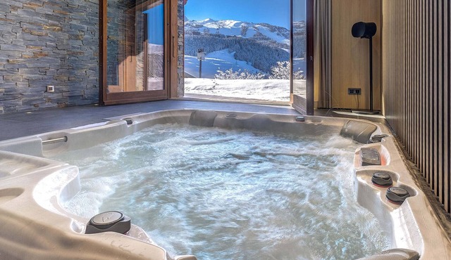 Chalet Courchevel 1650 , 4 bedrooms, 12 persons