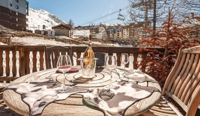 Chalet, fireplace or stove, tv, ski locker, 130m², Tignes