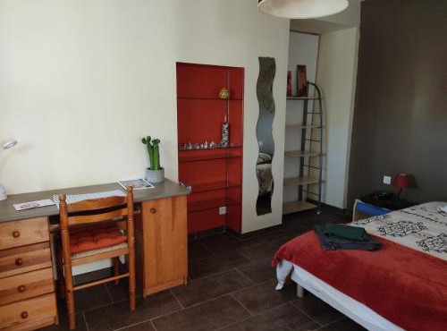 Chambre privée avec parking in Nîmes