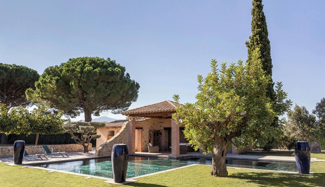 Character villa between sea and mountains