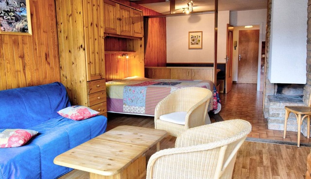Charming central studio in Morzine with balcony and fireplace