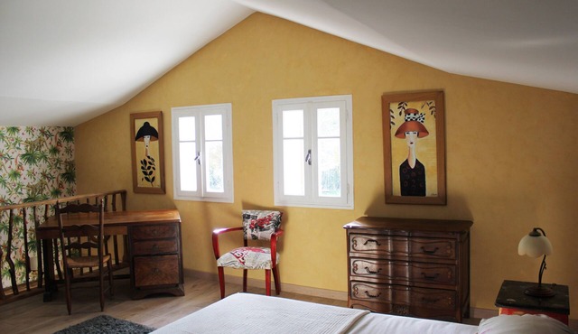Charming ecological cottage in the middle of a large garden
