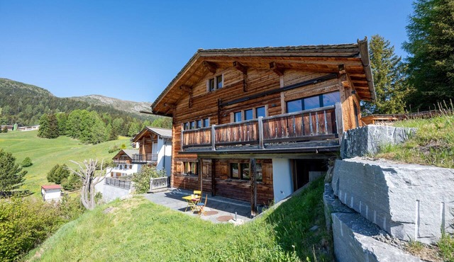 Charming mountain flat with sauna in Lenzerheide/Lai