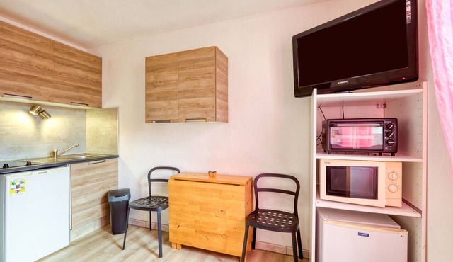 'Charming Studio' Apartment with Wi-Fi
