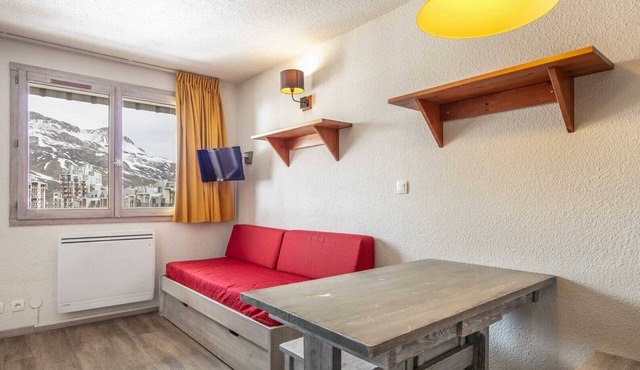 Charming studio for 4 people, with a balcony and a view of the ski slope