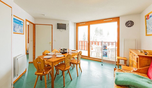 Comfortable apartment 7 ppl near slopes and shops