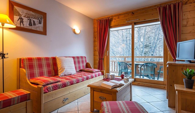 Cosy apartment for 6 guests with WIFI, pool, TV, terrace and pets allowed