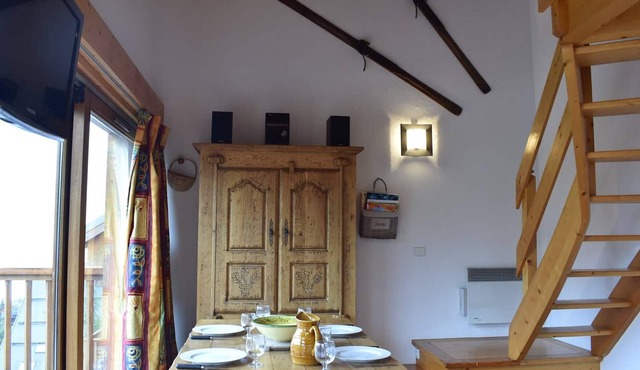 Cozy 2-Room Mezzanine Apartment for 6 in Méribel Center, 200m from Slopes