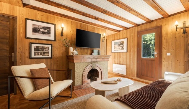 Cozy Chalet | Sleeps 6 | Quiet | Terrace & BBQ
