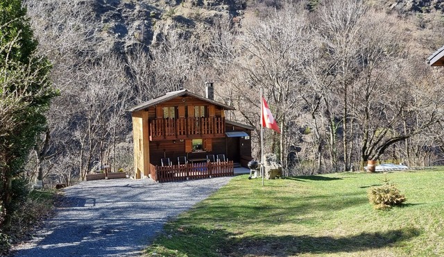 Détendez-vous Dans ce Chalet Unique et Tranquille à la Montagne .calme Assuré in Martigny