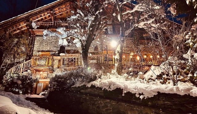 DREAM CHALET