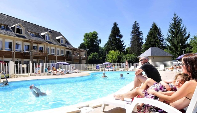 En surplomb du Lot | Accès piscine | Sauna